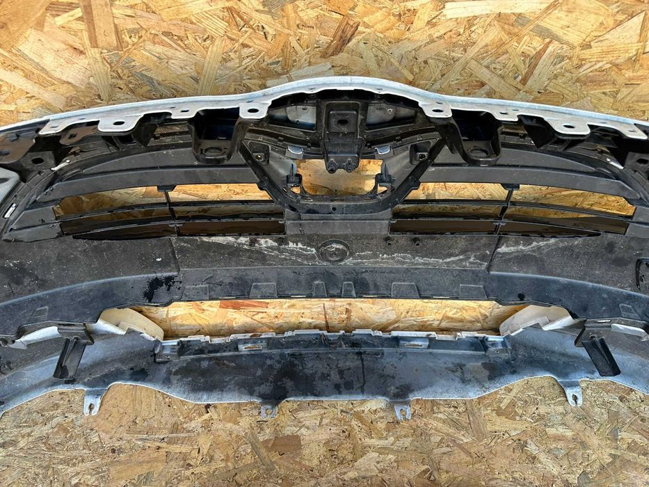 Toyota Yaris IV 4 20- zderzak przedni przód cały