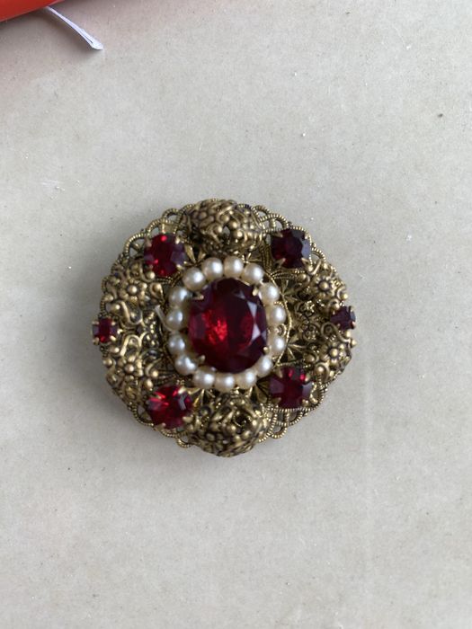 Обмін на вінтажну біжутерію