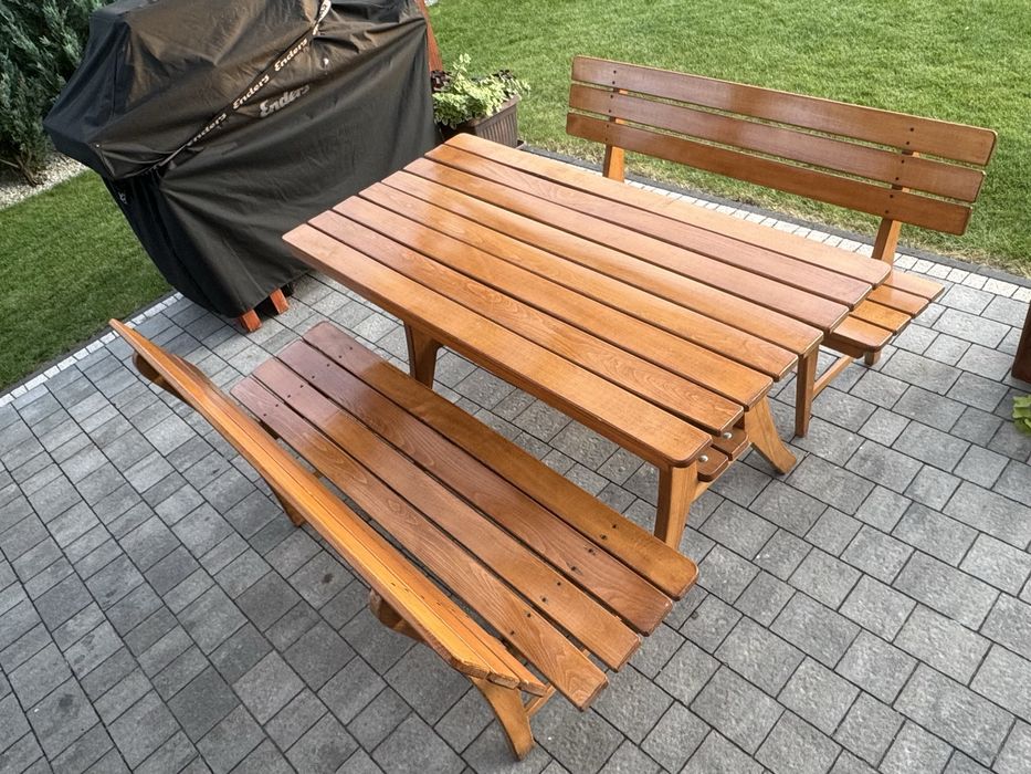 Meble tarasowe (stół + 2 ławki)
