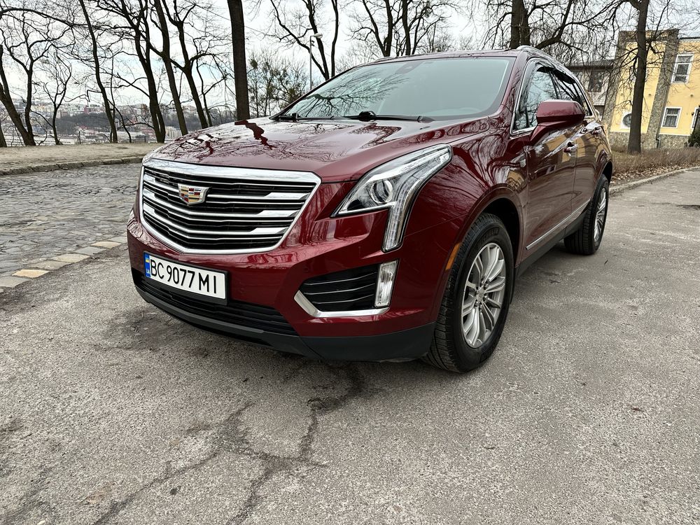 Кросовер Cadillac XT5  AWD преміум авто