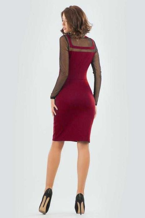 Нарядное стильное элегантное платье отличного качества