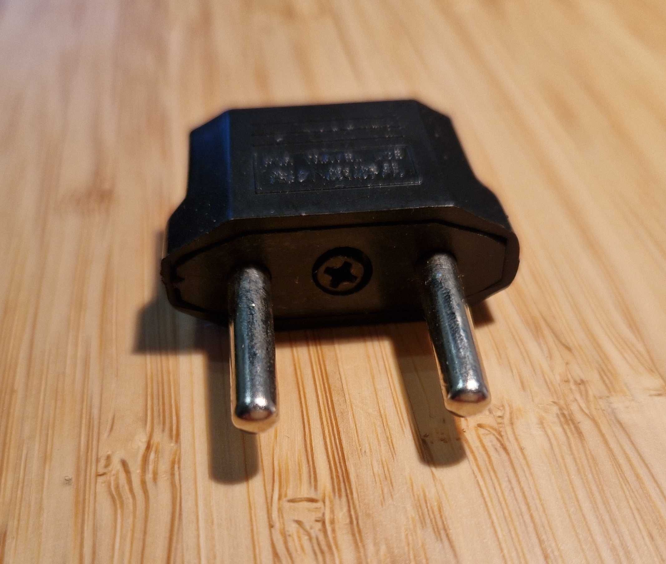 Adapter sieciowy gniazdka EU z US, Kanada 10A - przejściówka Black