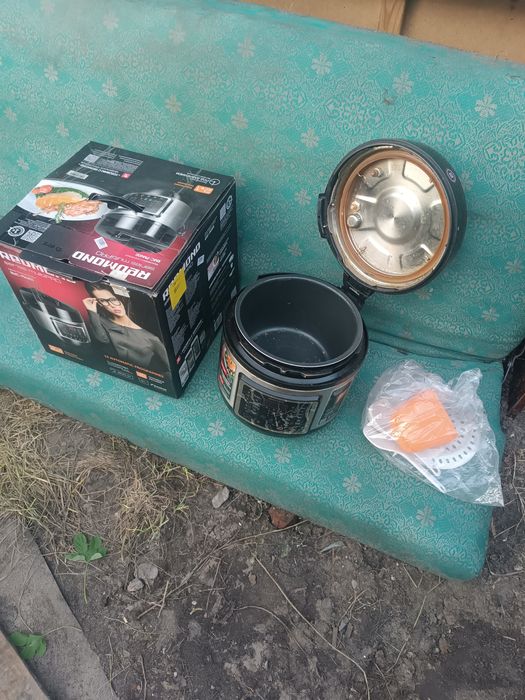 Мультиварка Redmond