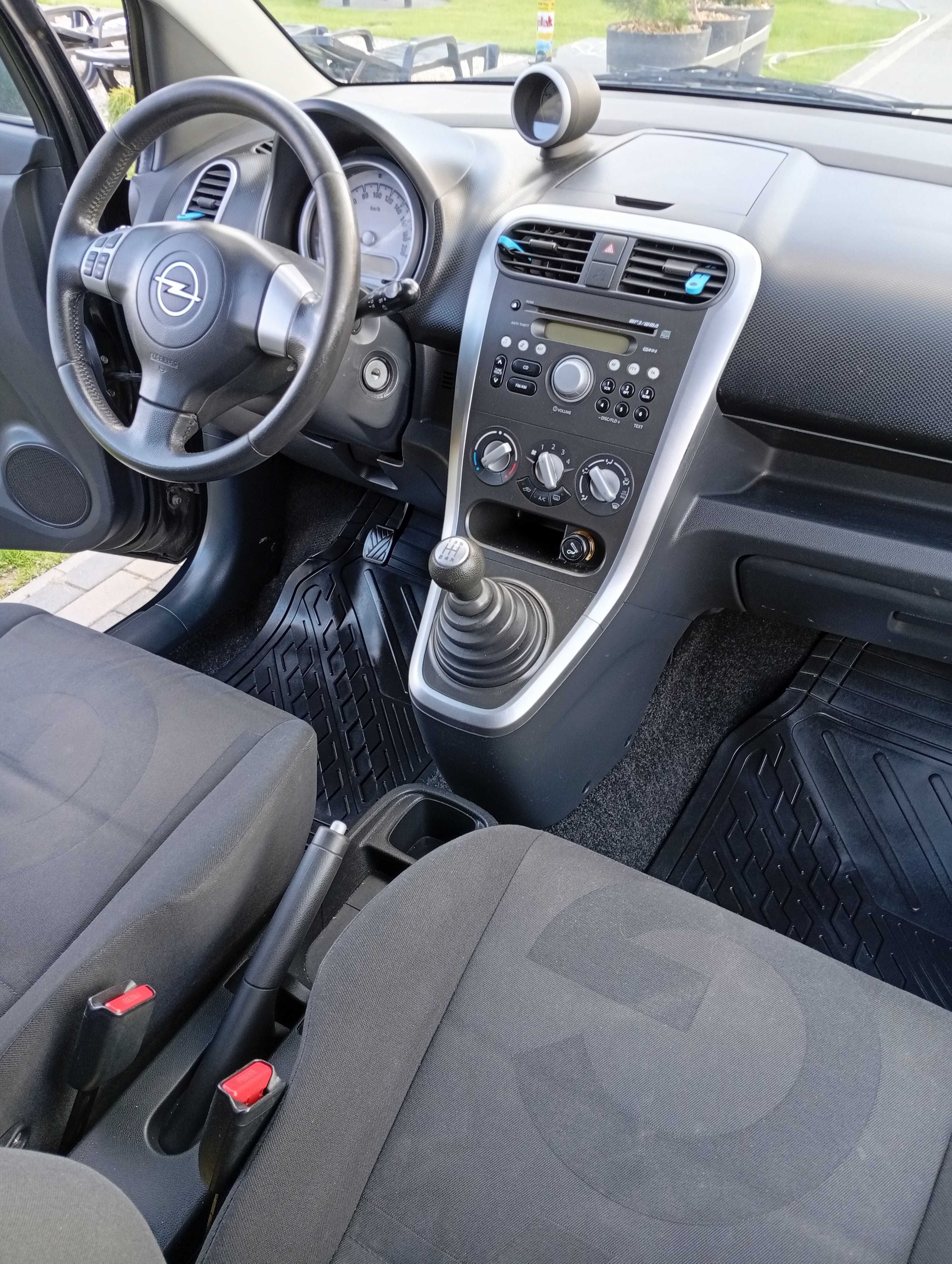 Opel Agila 2008 rok.