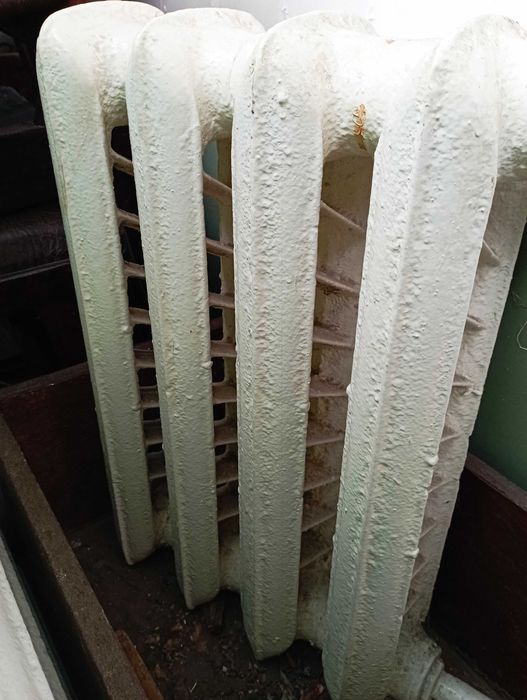 Радиатор отопления чугунный 4 секции б/у