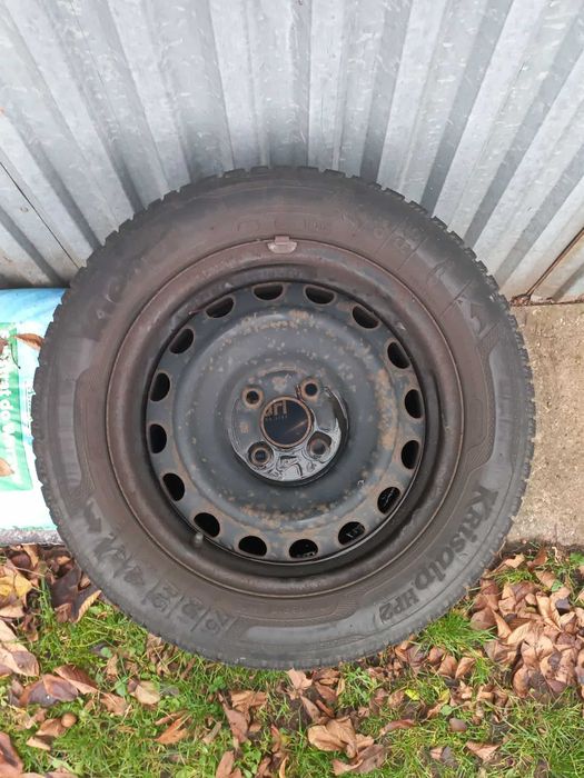 Komplet felg stalowych + opony zimowe Kleber Krisalp HP2 175/65 R15