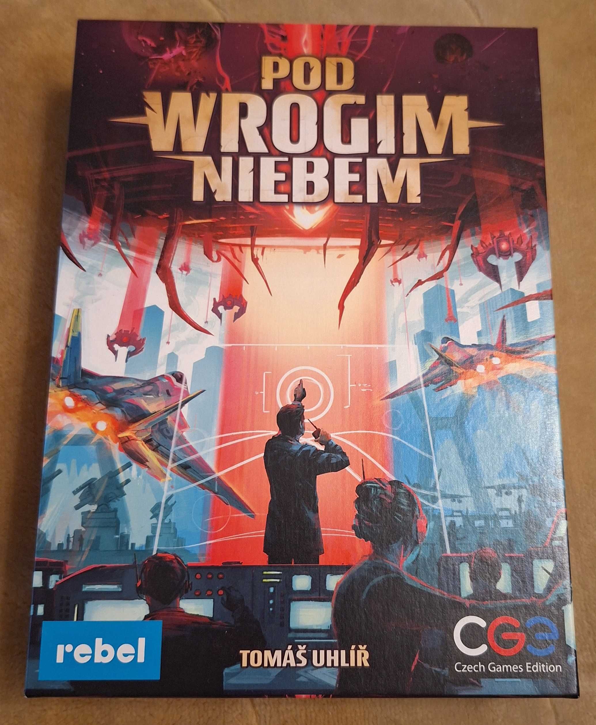Pod wrogim niebem, gra planszowa solo