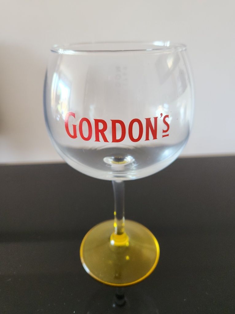 VENDO TAÇAS de vidro (para bar)