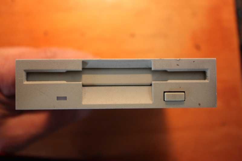 Napęd dyskietek NEC 1,44'' wewnętrzny