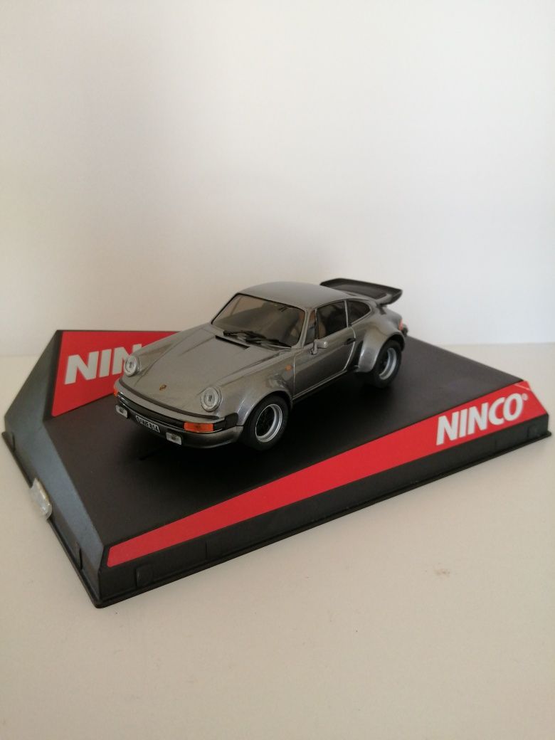 Porsche 911 Turbo - Slot Car NINCO