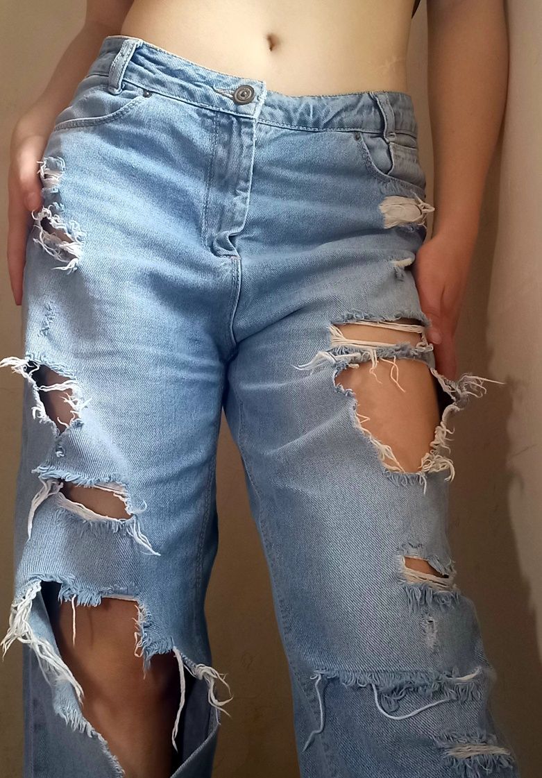 Продам рваные джинсы