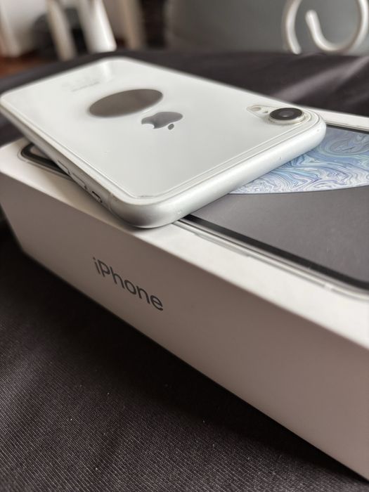 Iphone XR.   64GB