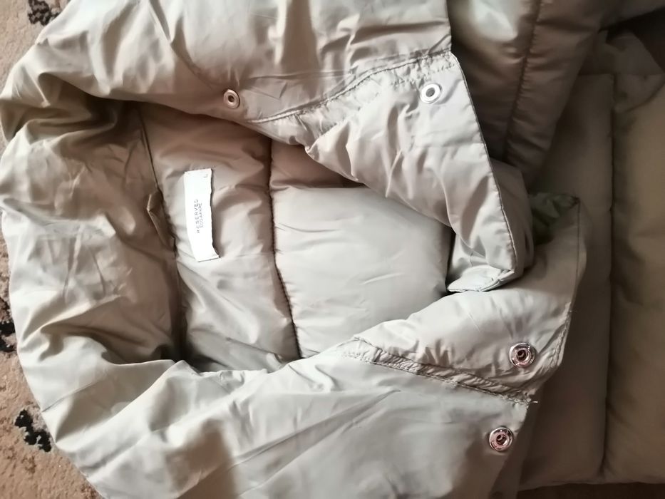 Kamizelka damska długa jasno oliwkowa Reserved