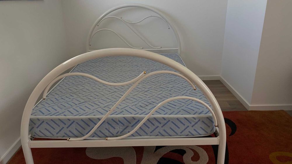 Cama + Colchão + Estrado - 150€