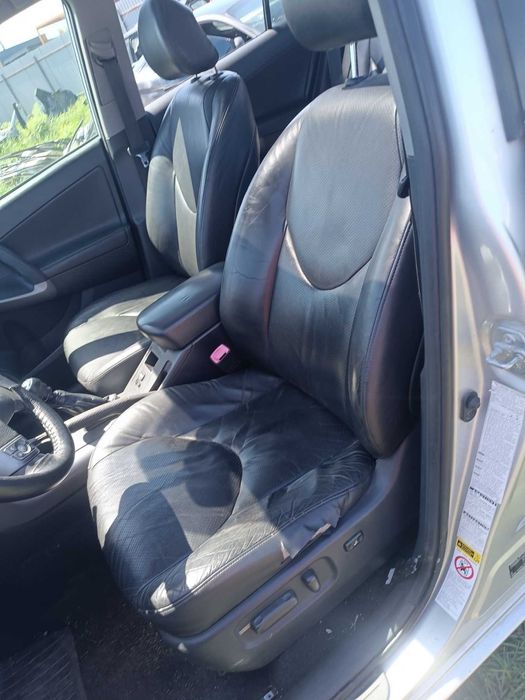 Разборка Toyota RAF 4 третье поколение 2005-2012 раф 4 поколение 3