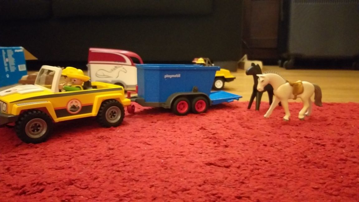 Playmobil carro com atrelado cavalos