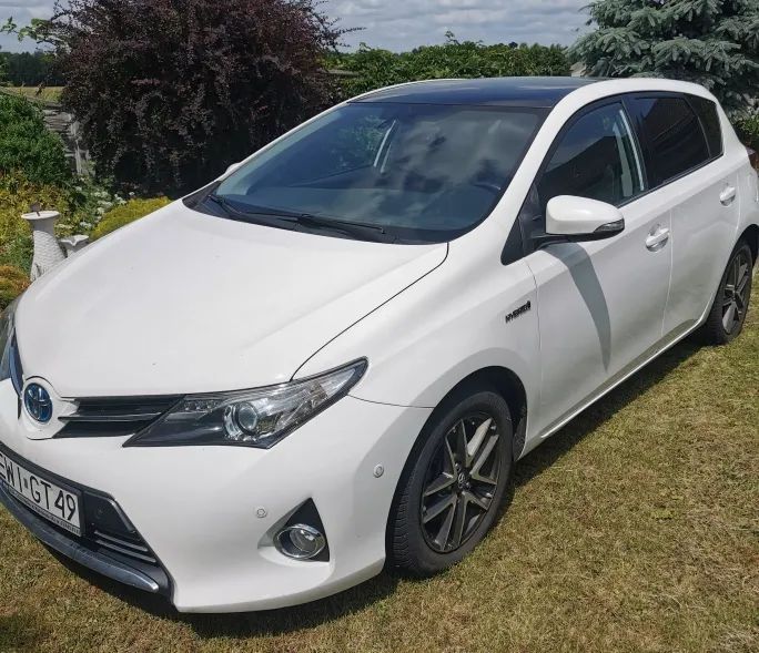 Toyota Auris Premium1,8 hybryda 136 kM panoramiczny dach cena negocjacja