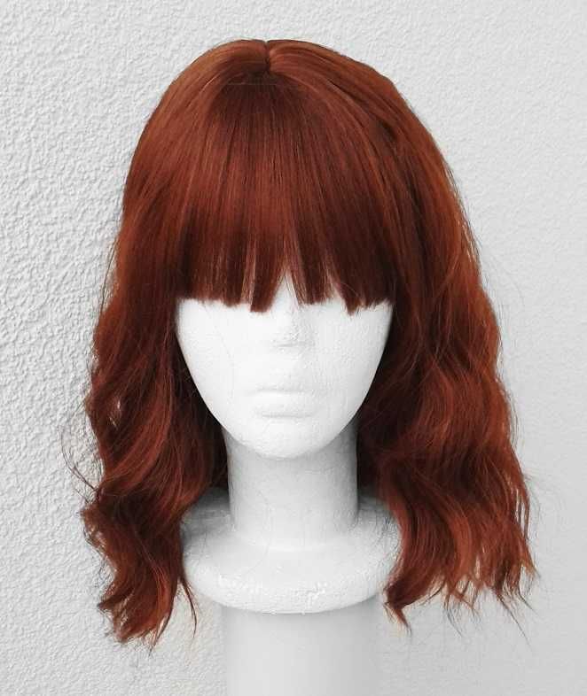 Brązowa ruda peruka falowana z prostą grzywką cosplay wig