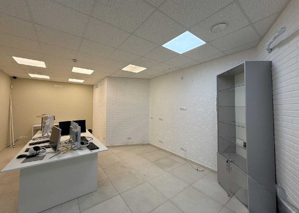 Здається комерційне приміщення на вул. Тетяни Яблонської