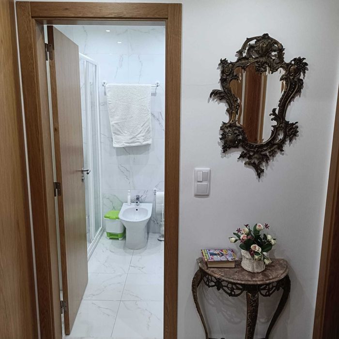 Carnaxide - Aluguer parcial de apartamento - Junto Centro Cívico