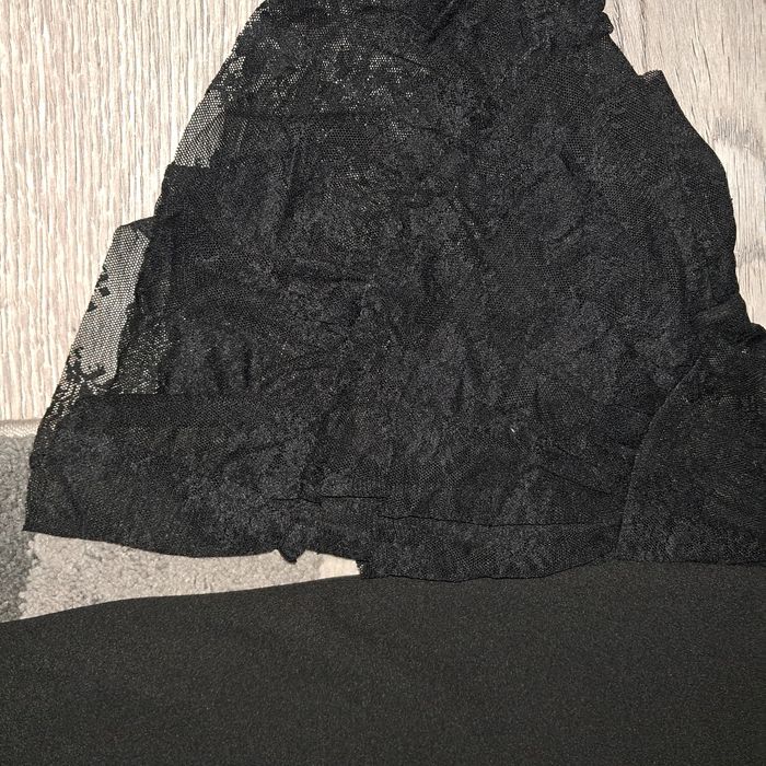 Czarna sukienka elegancka z koronką M L