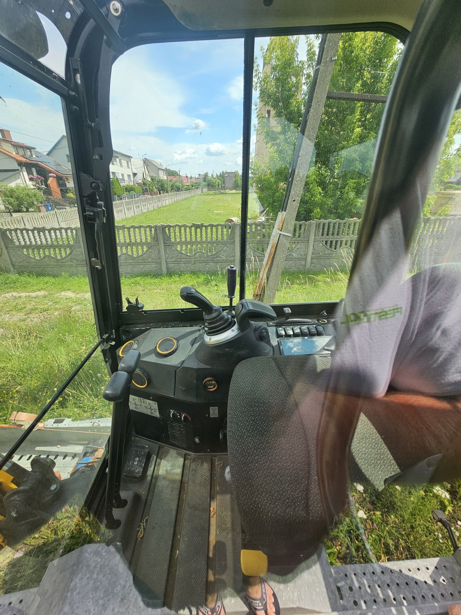 Wynajem koparki JCB 24h  na godziny z dostawą Sam kopiesz!