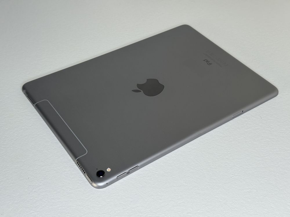 iPad Pro 9.7 (A1674) - 32GB - Cellular (LTE) - faktura VAT 23%