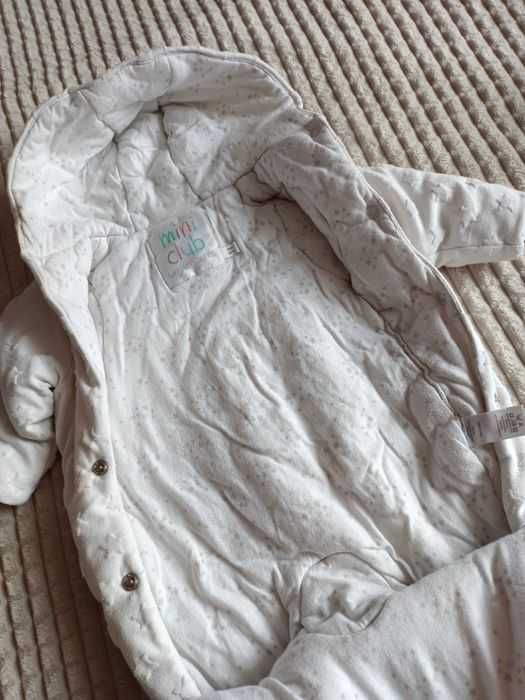 Kombinezon niemowlęcy biały w gwiazdki, przejściowy, rozm.0-3