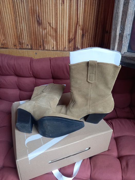 Жіночі чобітки, козаки, ZARA.