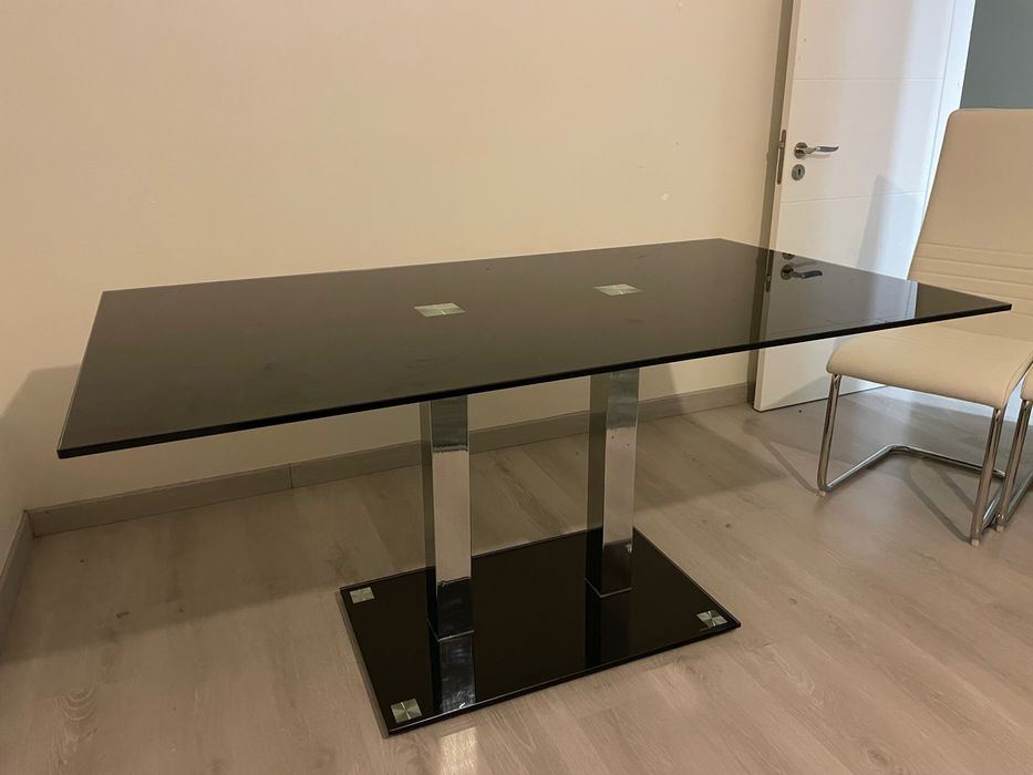 Mesa de vidro em bom estado