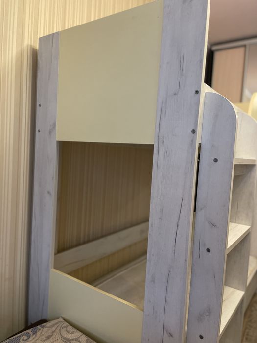 Двохповерхове ліжко