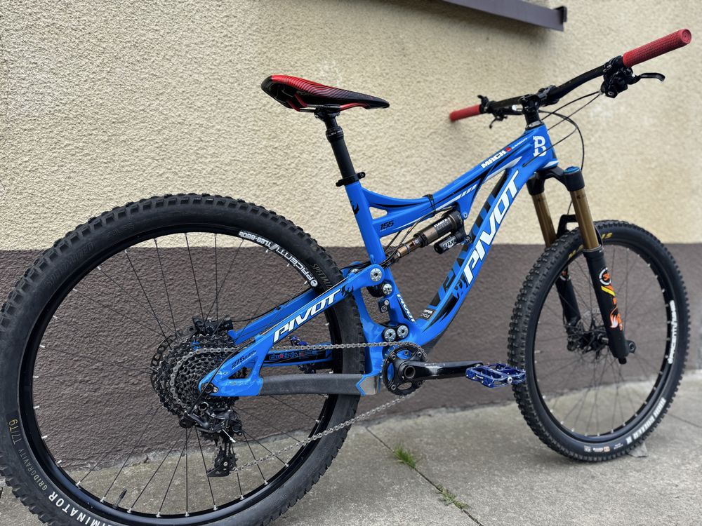 Pivot Mach 6 Carbon 27.5”