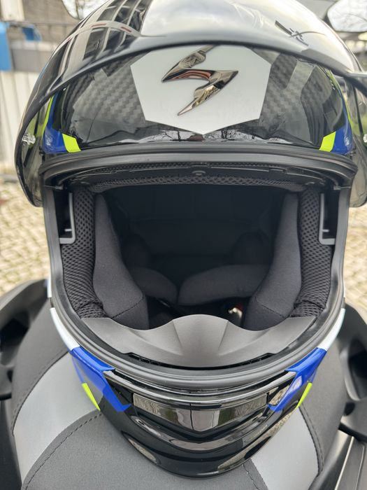 Capacete scorpion  novo com caixa L