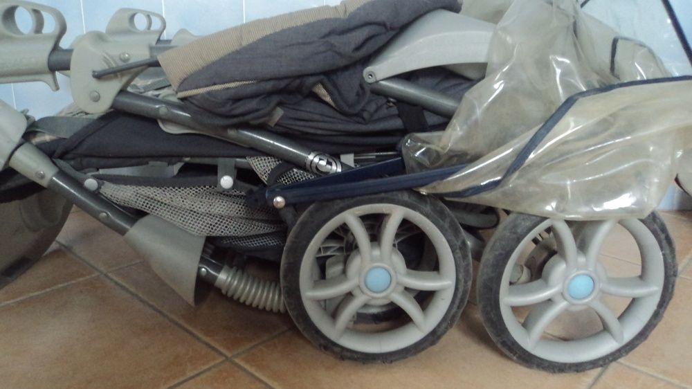 Carro bebé 4 Rodas como Novo-Resistente 0-4 anos-25kg+capa chuva-Graco