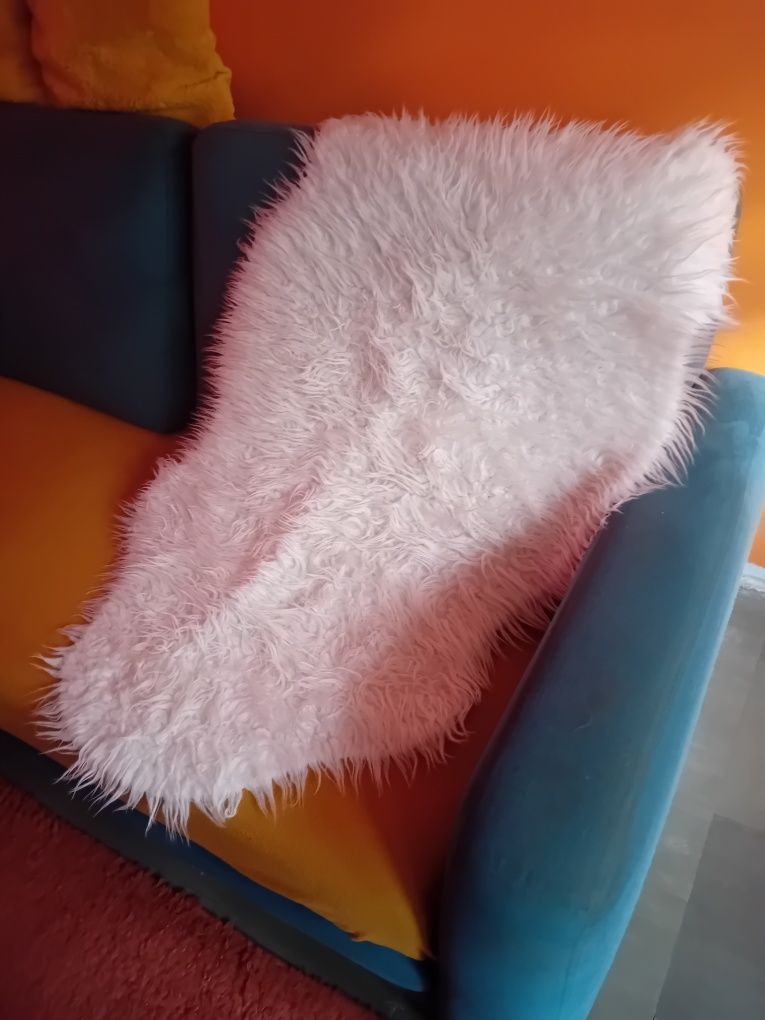 Sprzedam  Dywanik  Shaggy  biały