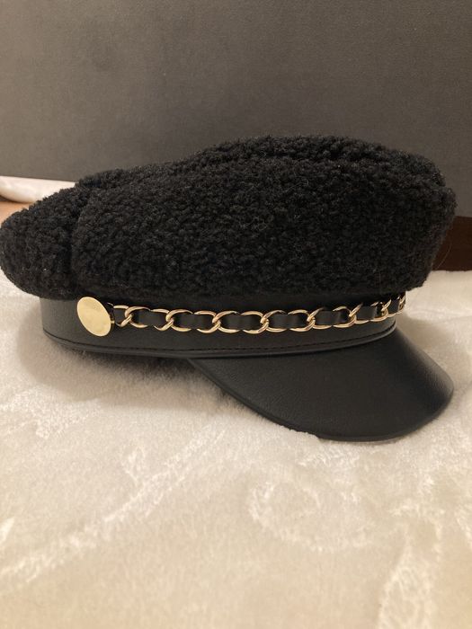 Kaszkiet zimowy czapka z daszkiem łańcuchem steve madden 56 cm