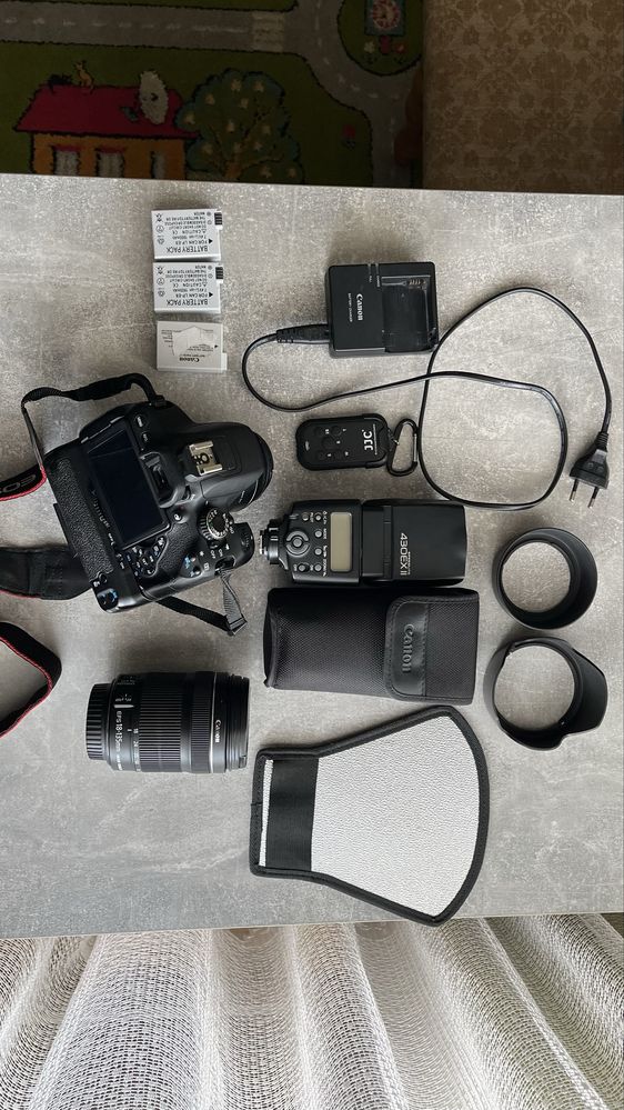 Canon EOS 650D + Об’єктив, Спалах, Аксесуари – Продам Комплект!