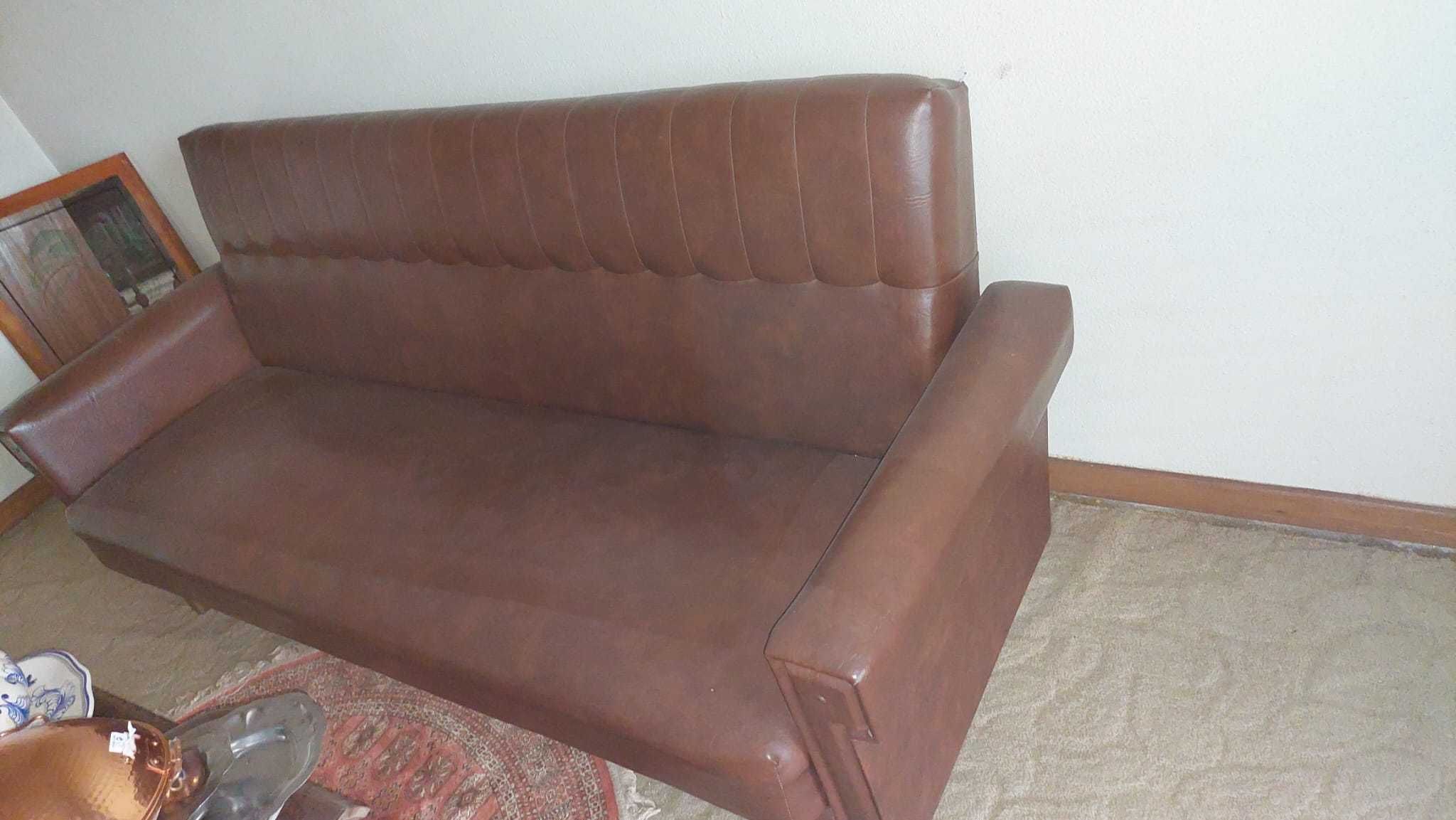 Conjunto de sofás em napa