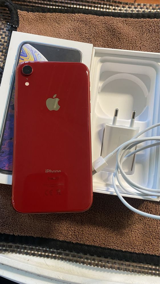 iPhone XR RED на 64g