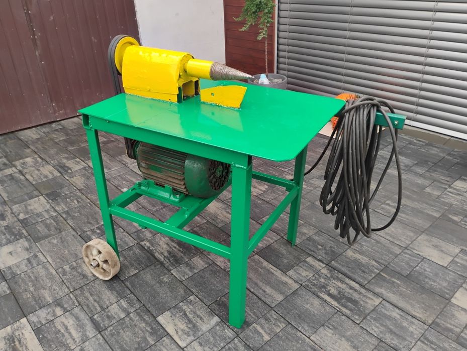 Świder łuparka rębak do drewna rozdrabniacz