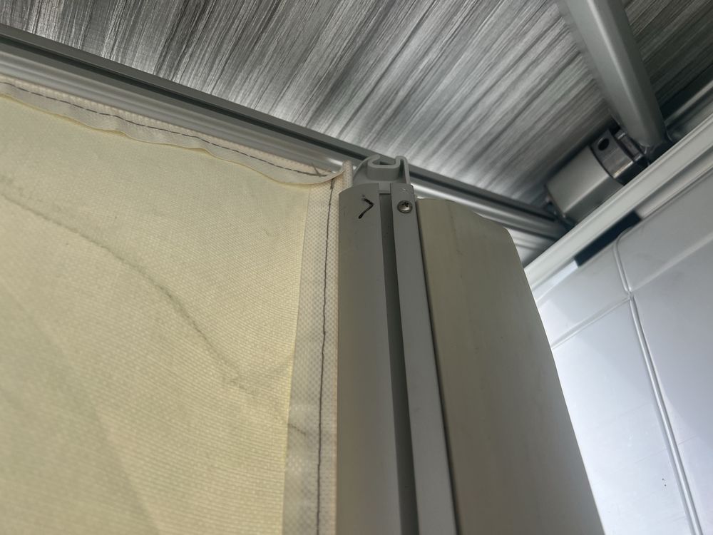 Scianki boczne do markizy kompletne, piekny stan, thule omnistor 2,5m