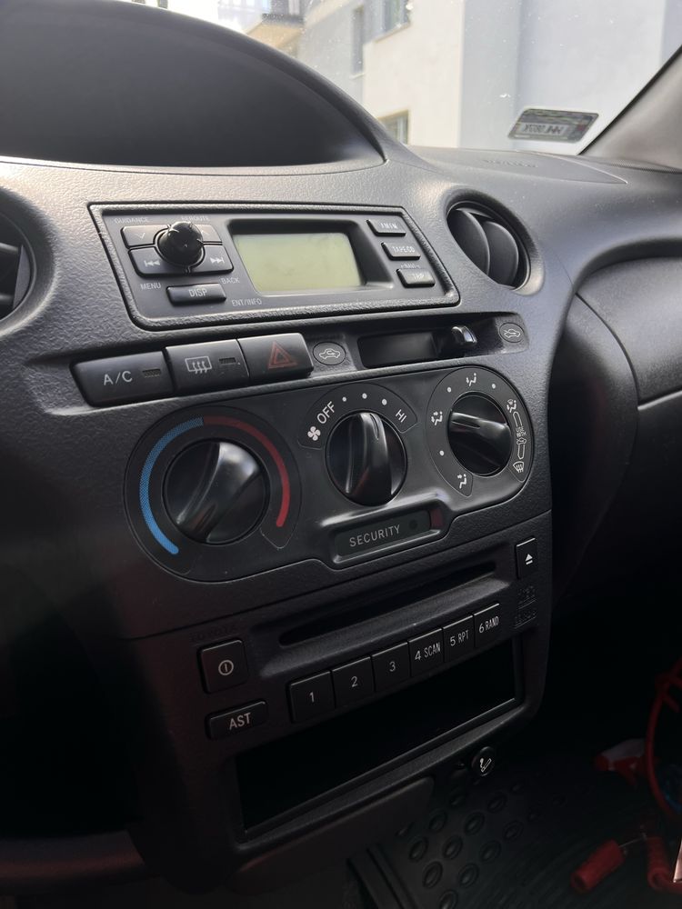 Toyota Yaris 2004