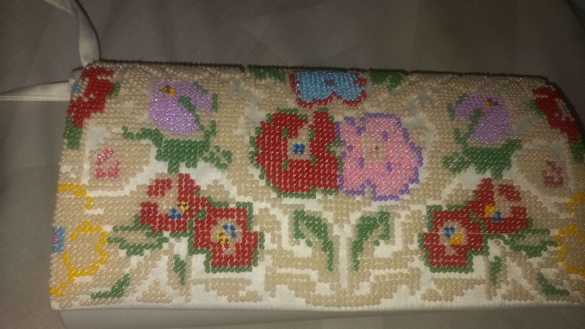 Клатч, сумка белый с розами (ручная вышивка)