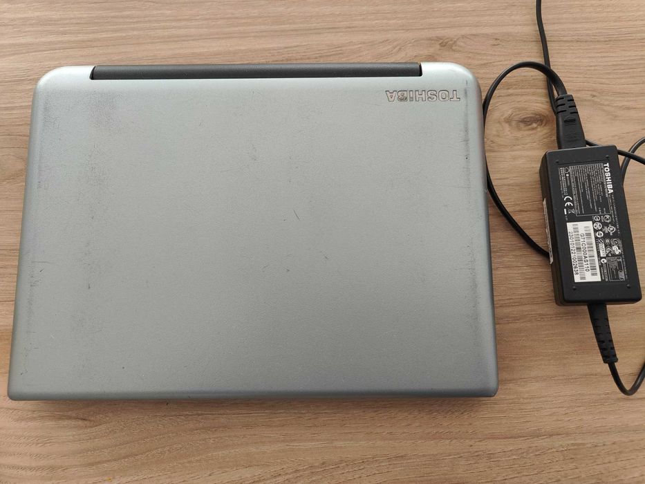 Computador Portátil Toshiba Satellite NB10T-A-10G