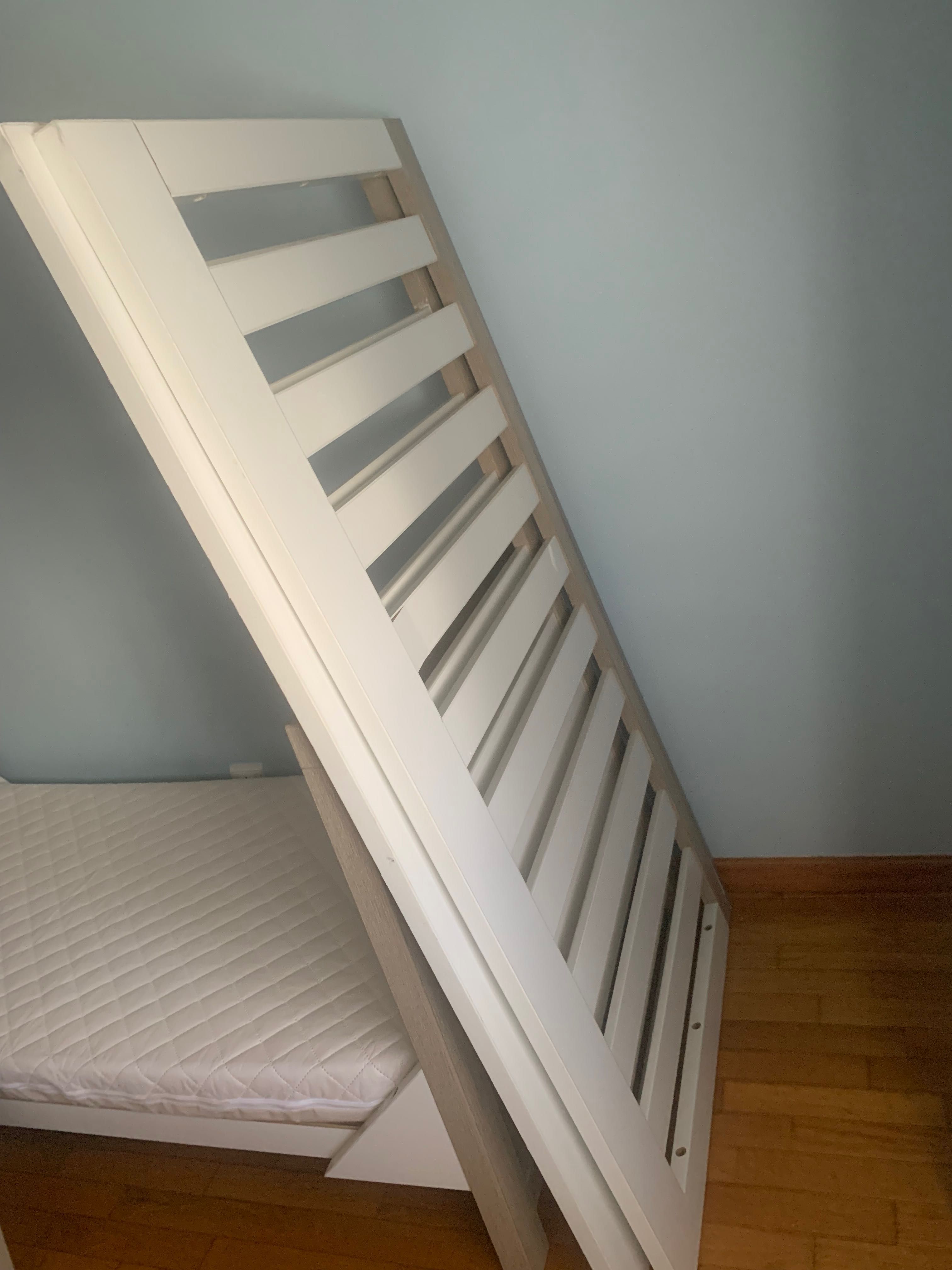 Quarto bebé/crianca 3 em 1 + comoda + roupeiro.