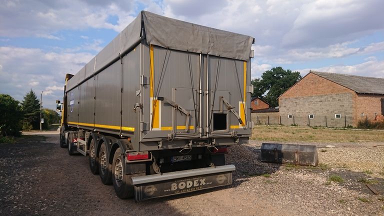 Usługi Transportowe wywrotką niskopodwoziowa maszyny rolnicze