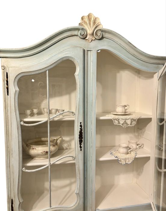 Kredens shabby chic, kredens starofrancuski, ludwikowski, romantyczny