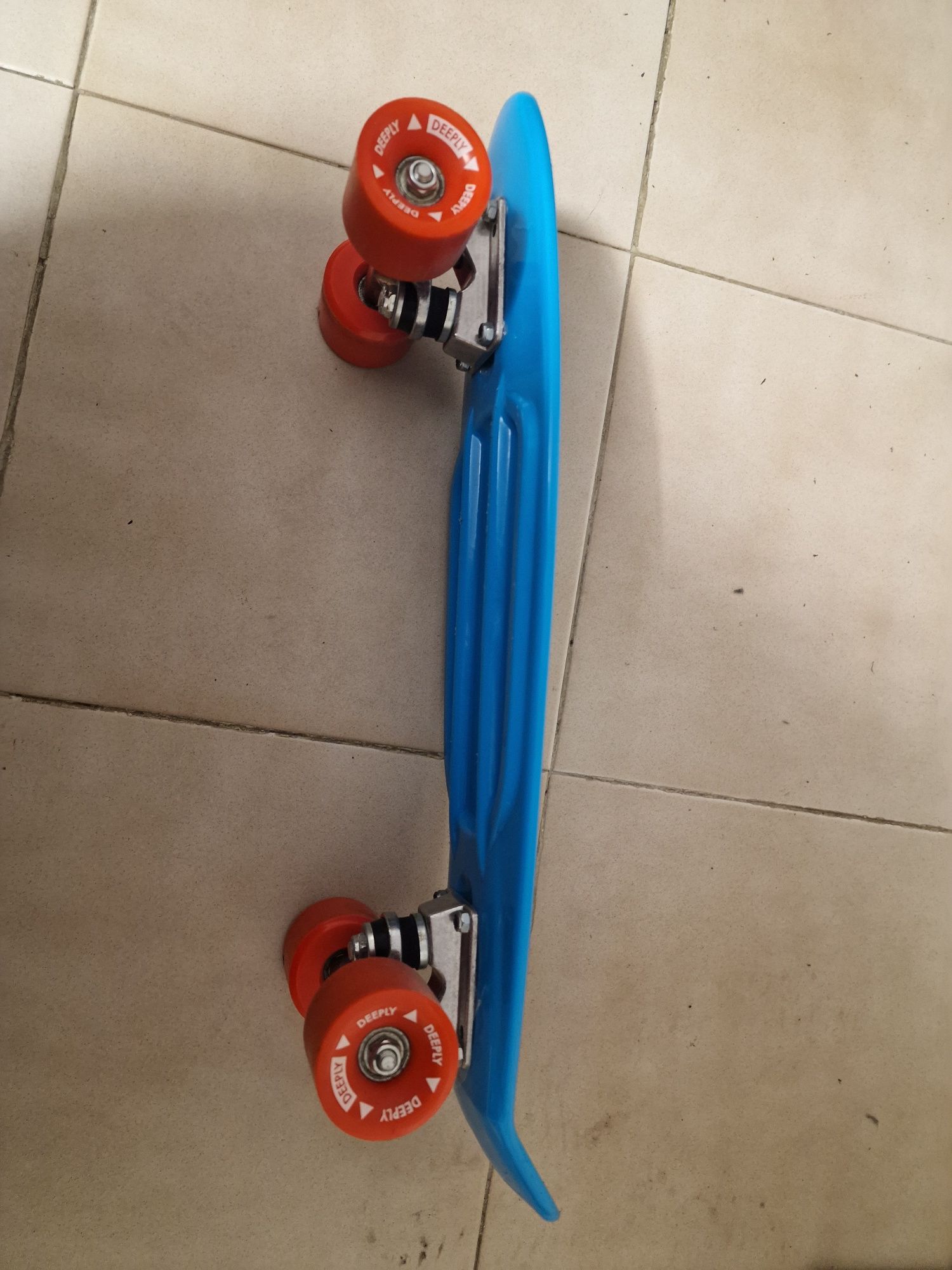 Skateboard deeply