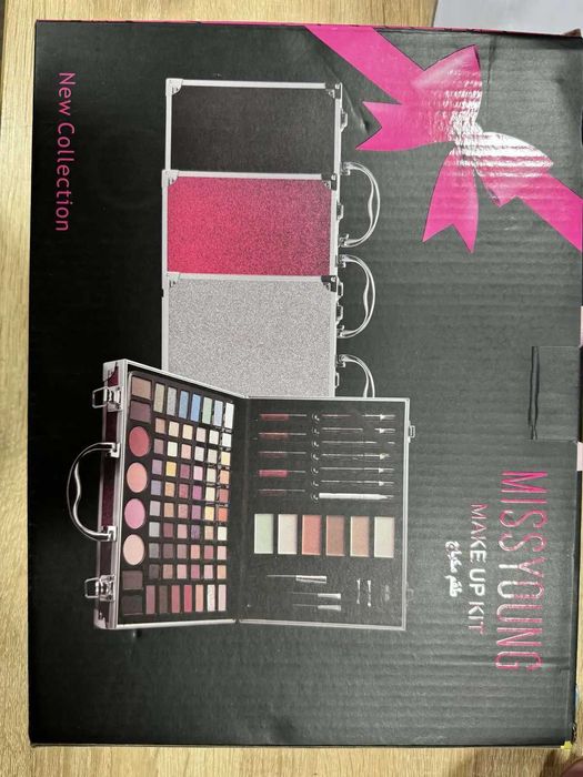 Повний набір косметики в подарунковій валізі Missyoung GM20250-1