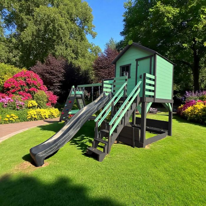 Plac zabaw "prosty" domek dla dzieci. Rozm. L. Huśtawki, wspinaczka